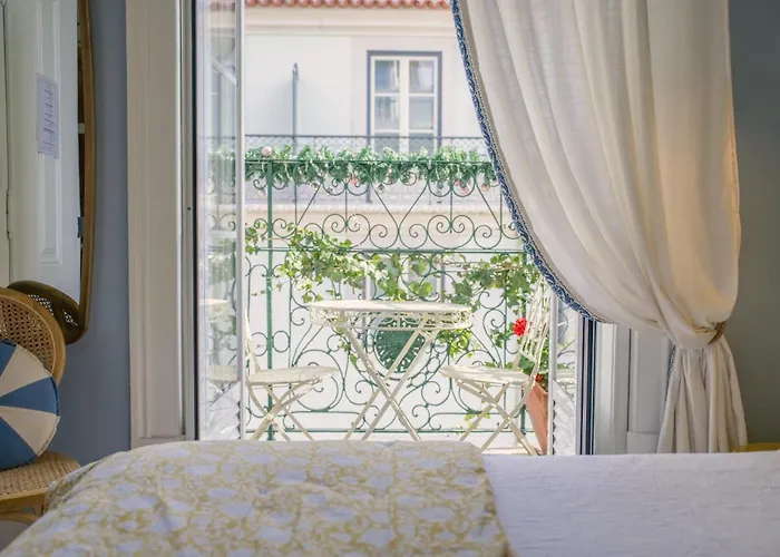 Konukevi Casinha Flores 3*