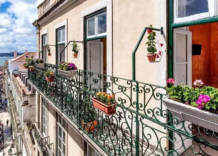 Konukevi Casinha Flores 3*