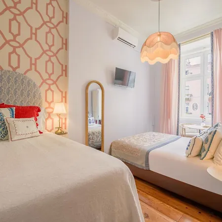 Πανσιόν Casinha Flores 3*